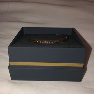 New Daniel Wellington Small Cuff Bracelet Gold